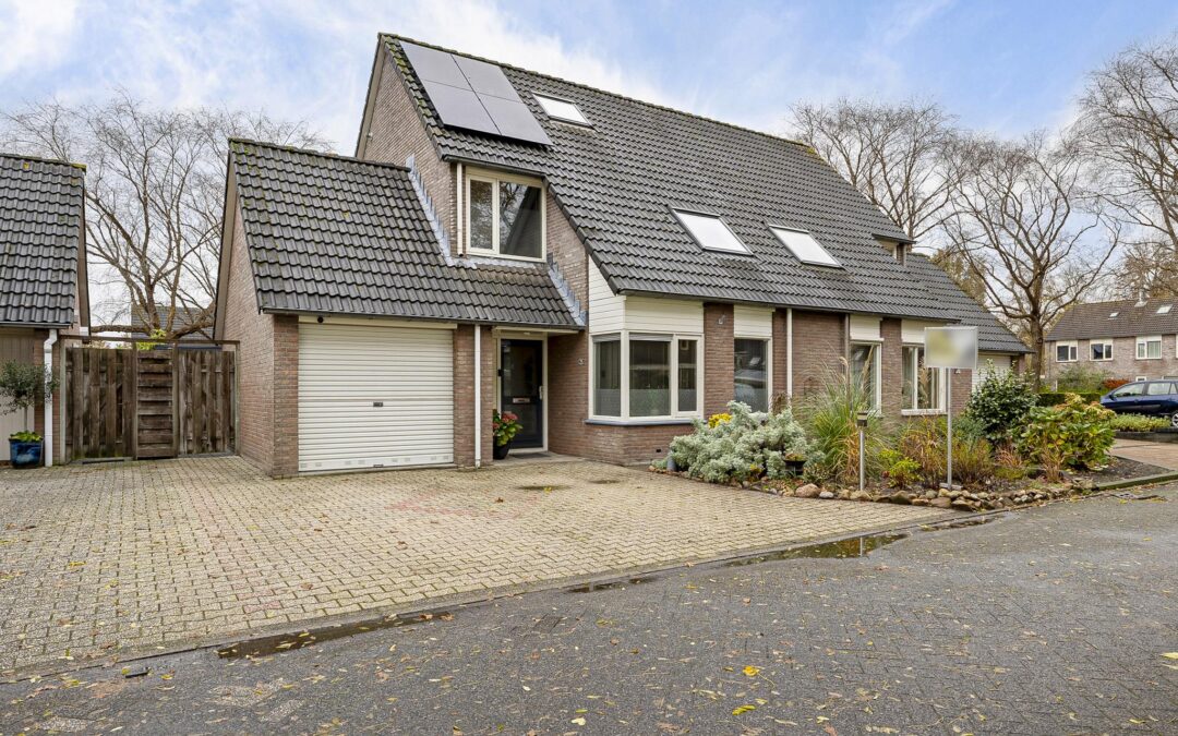 Kuifeend 28, Emmen